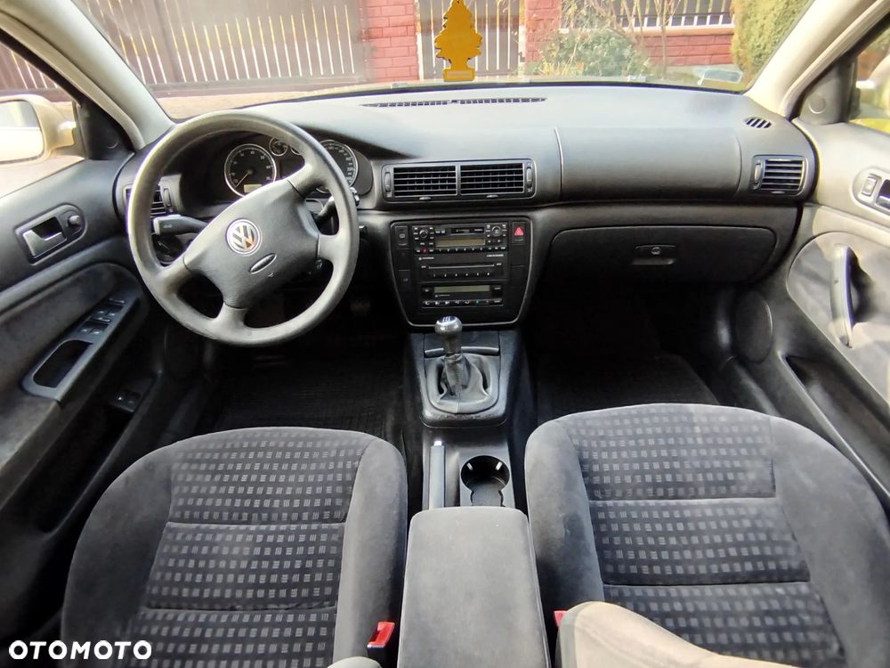 Volkswagen Passat 1.8T Comfortline - 9