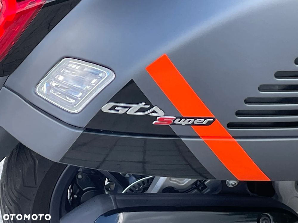 Vespa GTS - 15