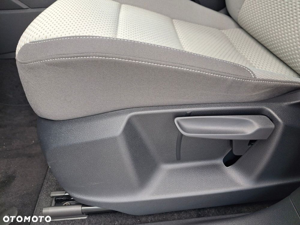 Volkswagen Touran - 14