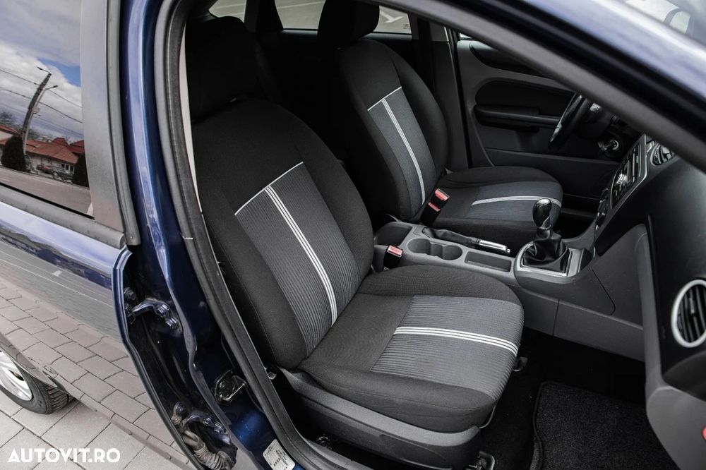 Ford Focus 1.6 TI-VCT Trend - 12