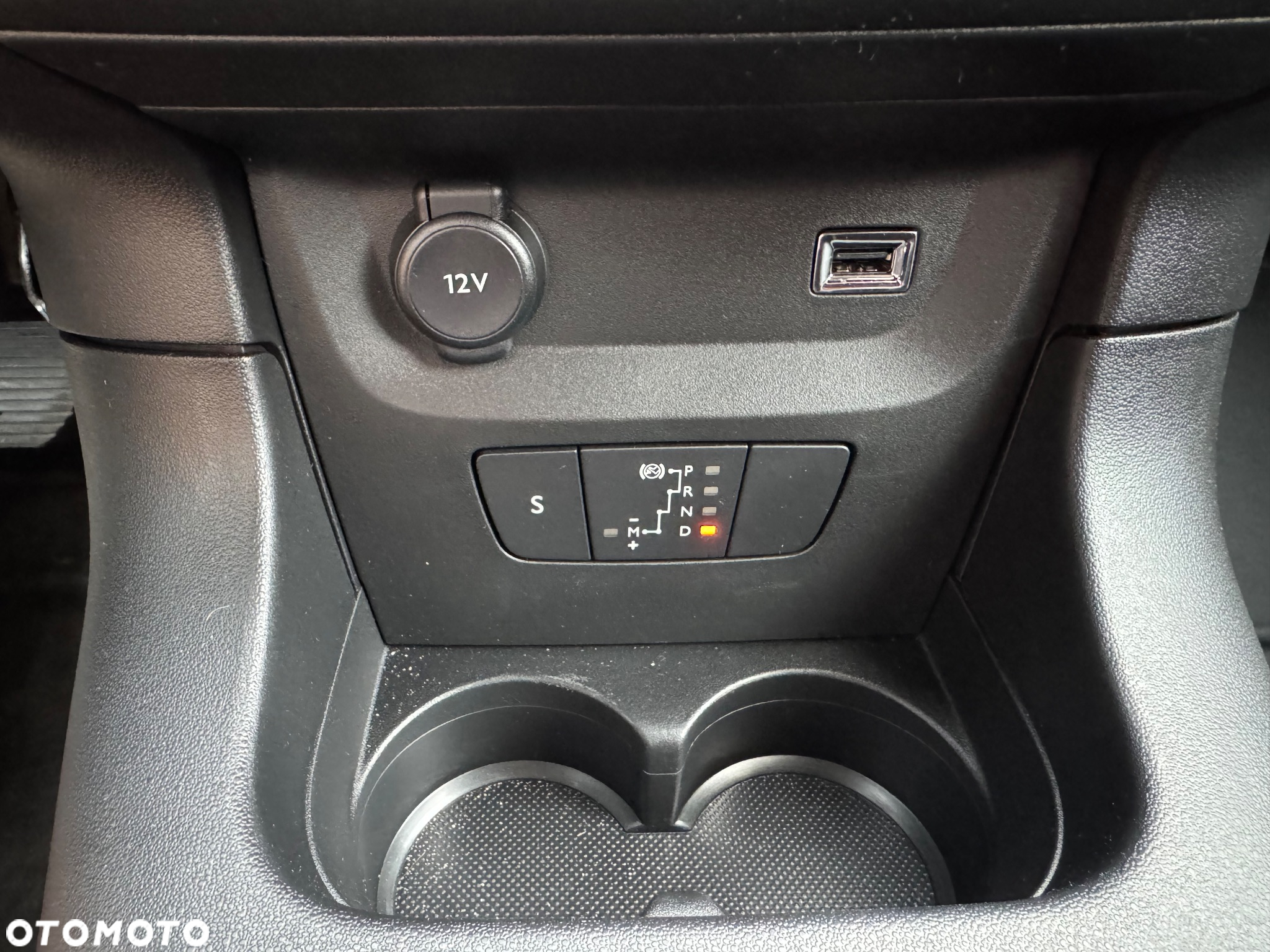 Citroën C3 1.2 PureTech Shine EAT6 - 21