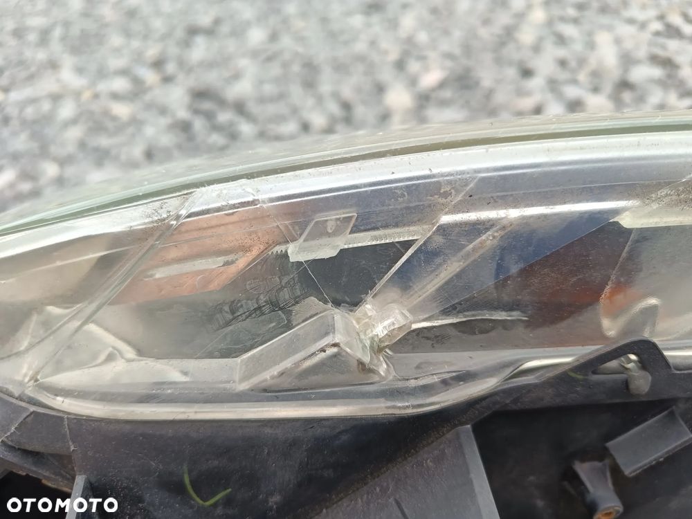 VW PHAETON LAMPA PRZEDNIA XENON PRAWA UCHWYTY OK - 11