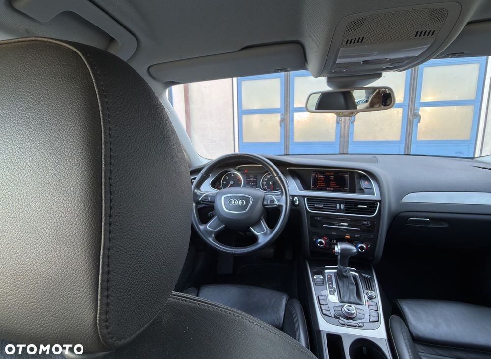 Audi A4 Avant 2.0 TDI DPF clean diesel multitronic S line Sportpaket - 32