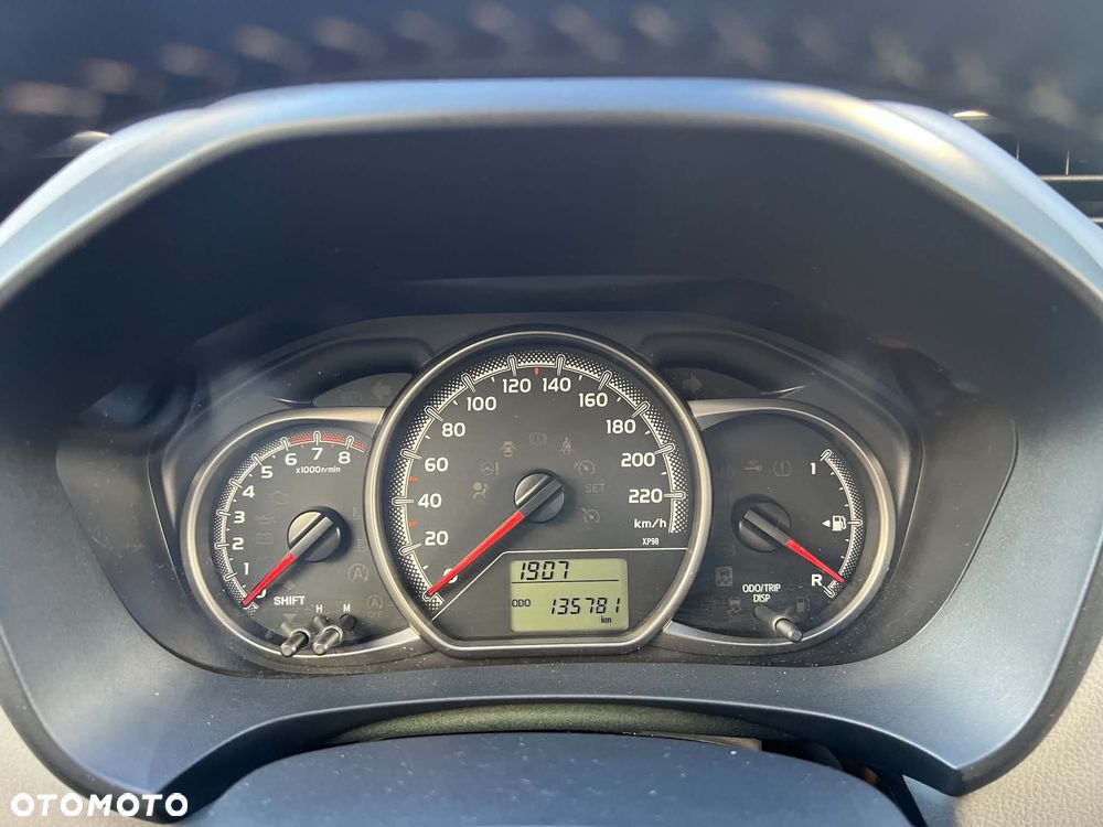Toyota Yaris 1.0 Life EU6 - 8