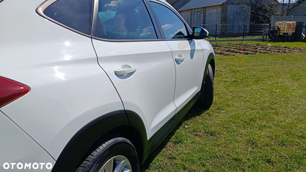 Hyundai Tucson 1.7 CRDI BlueDrive Style 2WD - 11