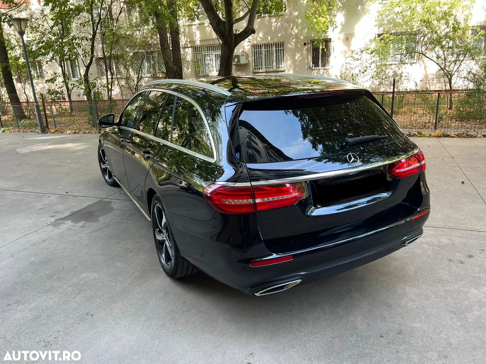 Mercedes-Benz E 200 d T 9G-TRONIC Avantgarde - 4