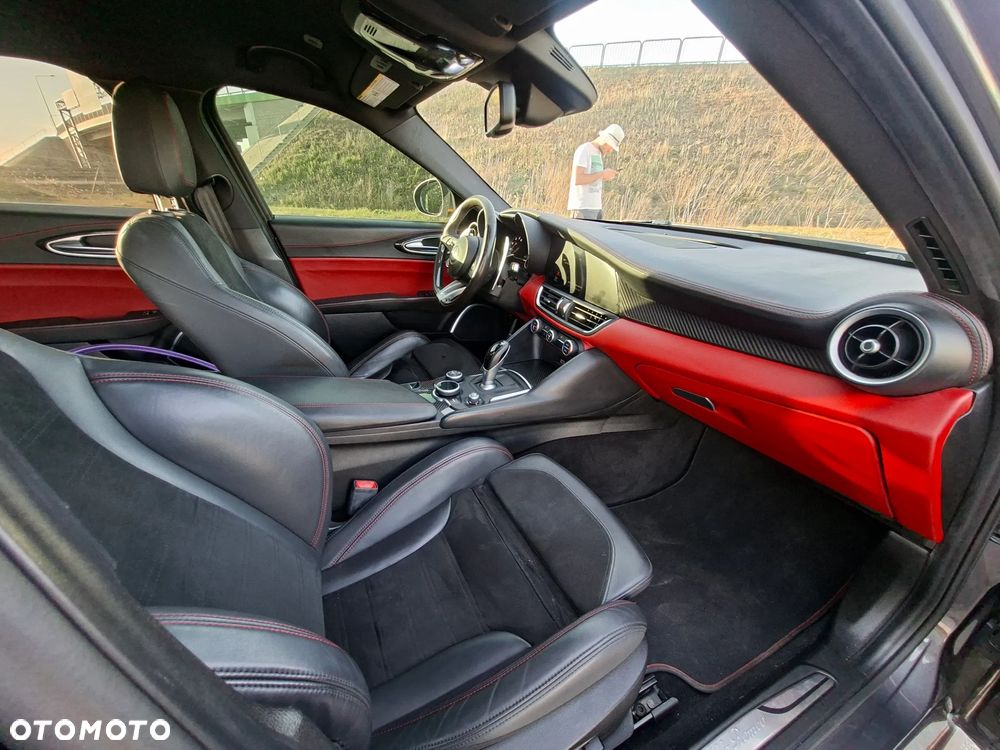 Alfa Romeo Giulia 2.9 V6 Bi-Turbo AT8 Quadrifoglio - 7