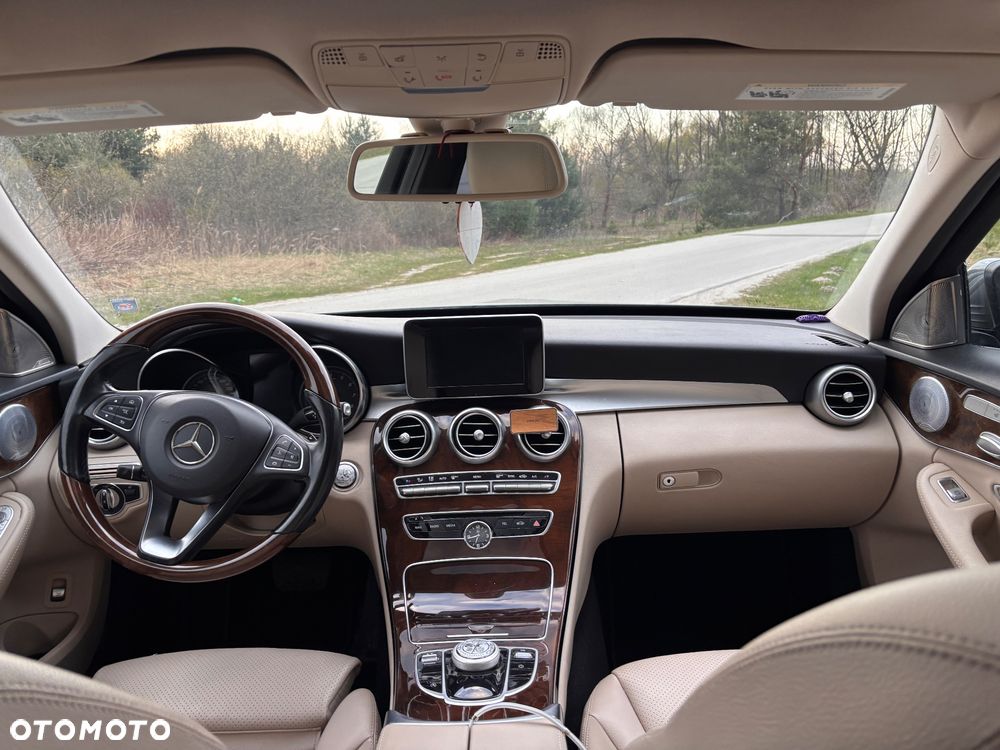 Mercedes-Benz Klasa C 300 9G-TRONIC - 10