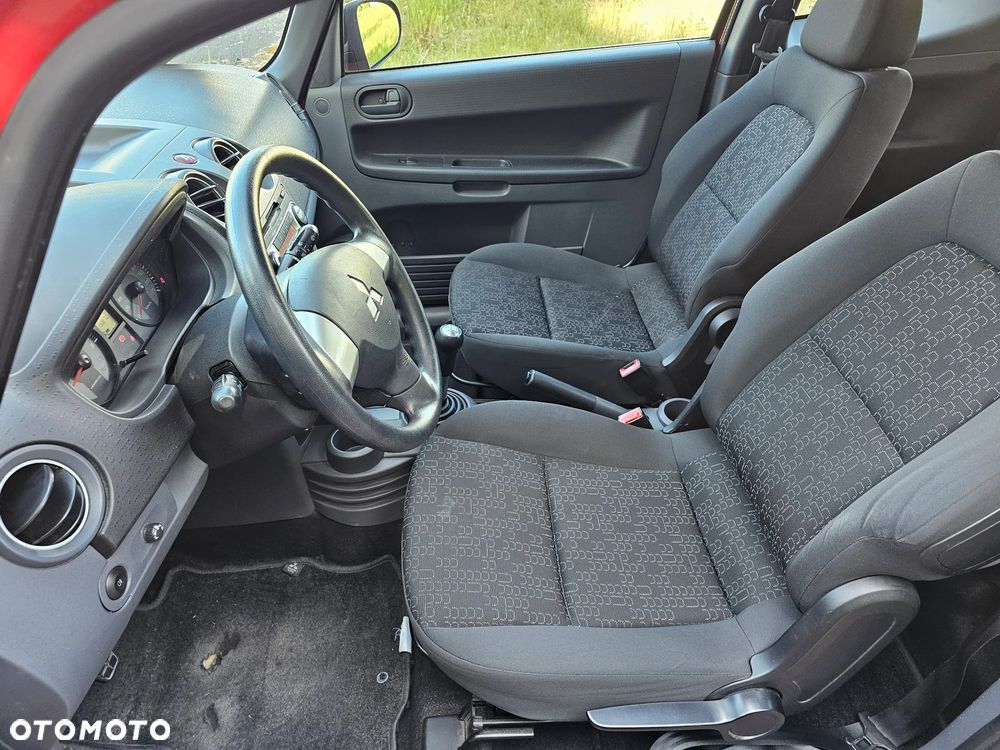 Mitsubishi Colt 1.1 - 10