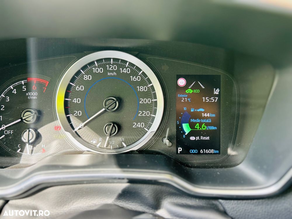 Toyota Corolla 1.8 HSD Business - 8