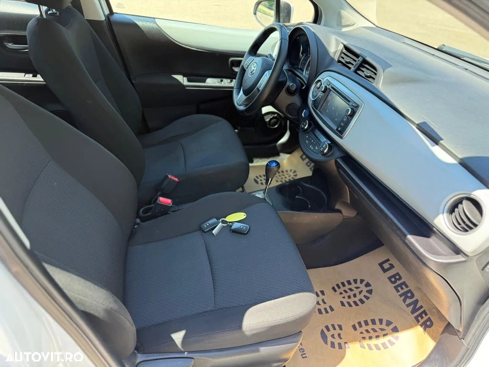 Toyota Yaris 1.5 VVT-i HSD Sol - 22