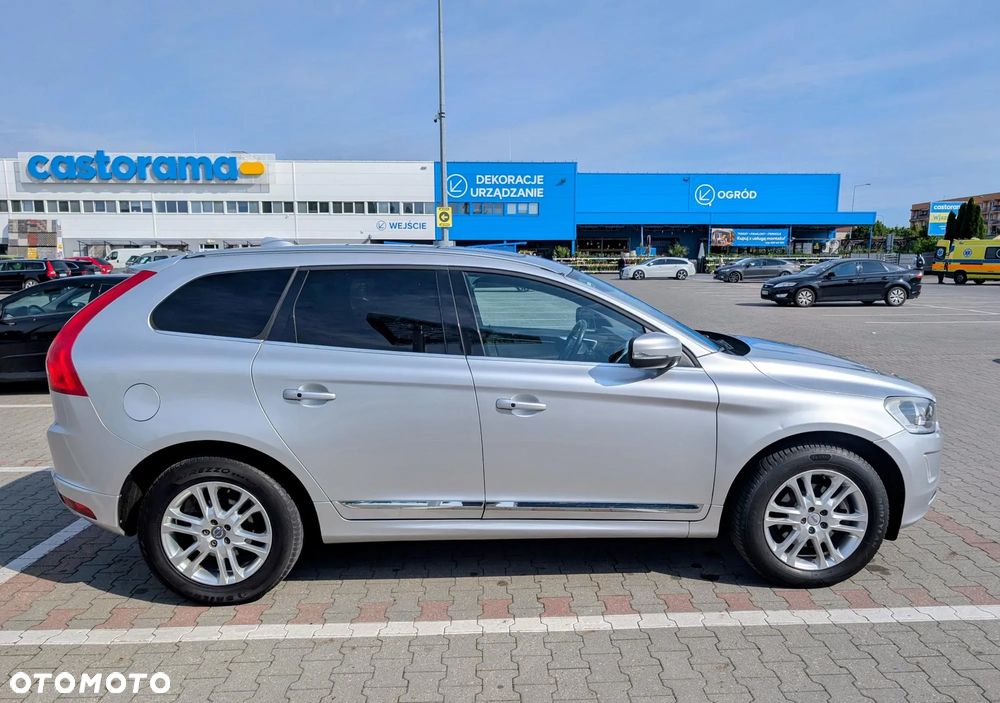 Volvo XC 60 T5 Drive-E Ocean Race - 11