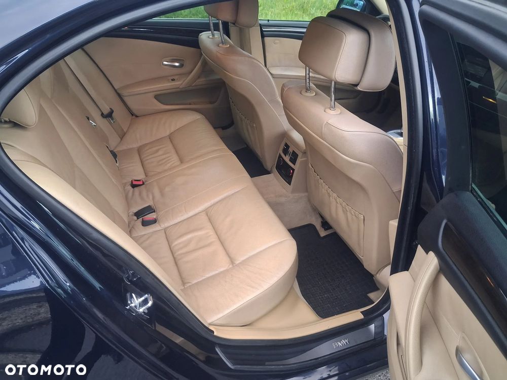 BMW Seria 5 520d - 14