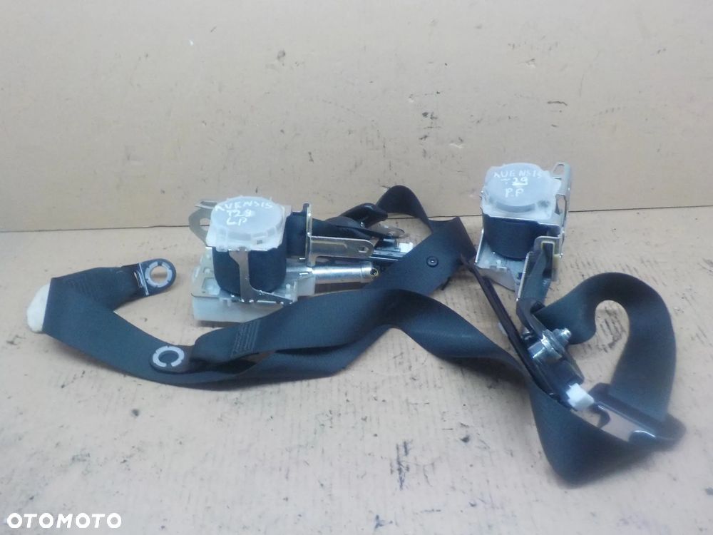 TOYOTA AVENSIS T29 PAS BEZPIECZEŃSTWA LEWY LUB PRAWY PRZÓD