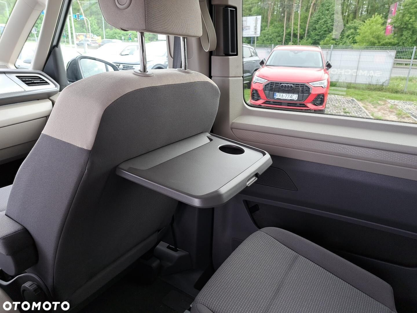 Volkswagen Multivan - 22