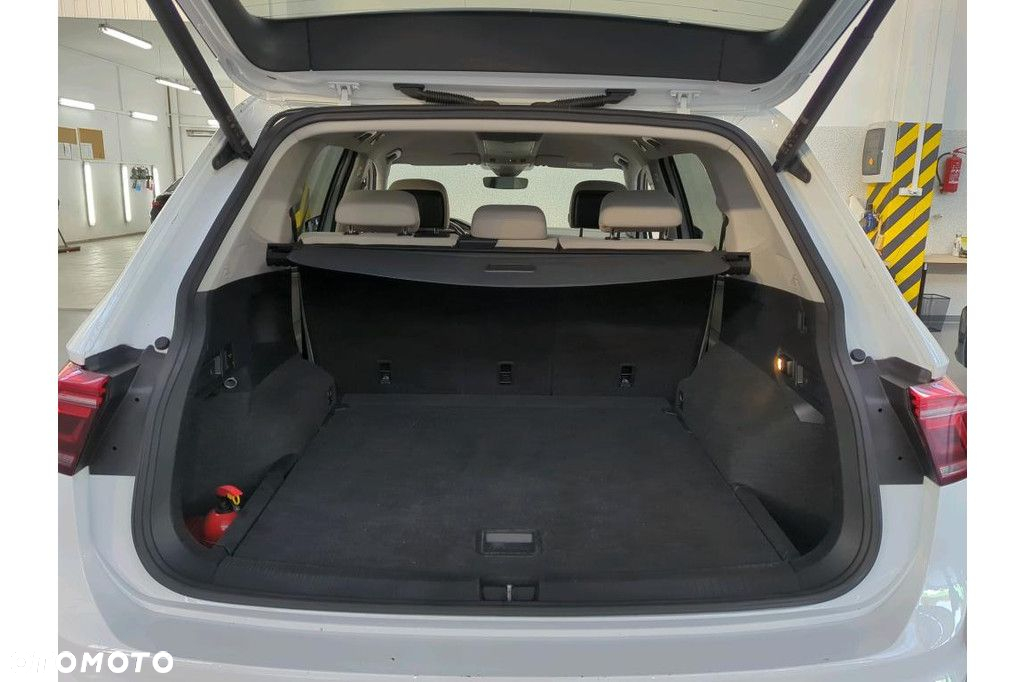 Volkswagen Tiguan Allspace 1.5 TSI EVO Elegance DSG - 10