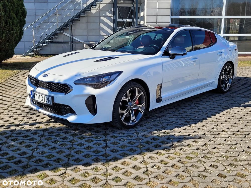 Kia Stinger - 8