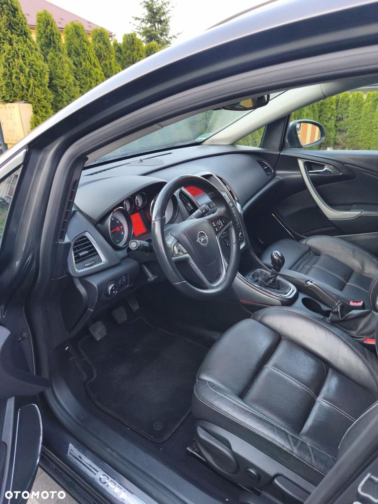 Opel Astra 1.6 Turbo Cosmo - 17