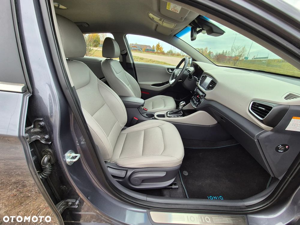 Hyundai IONIQ hybrid Premium - 23