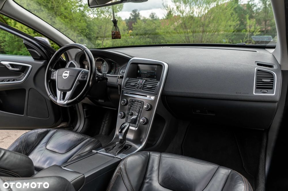 Volvo XC 60 D4 AWD Geartronic Summum - 28