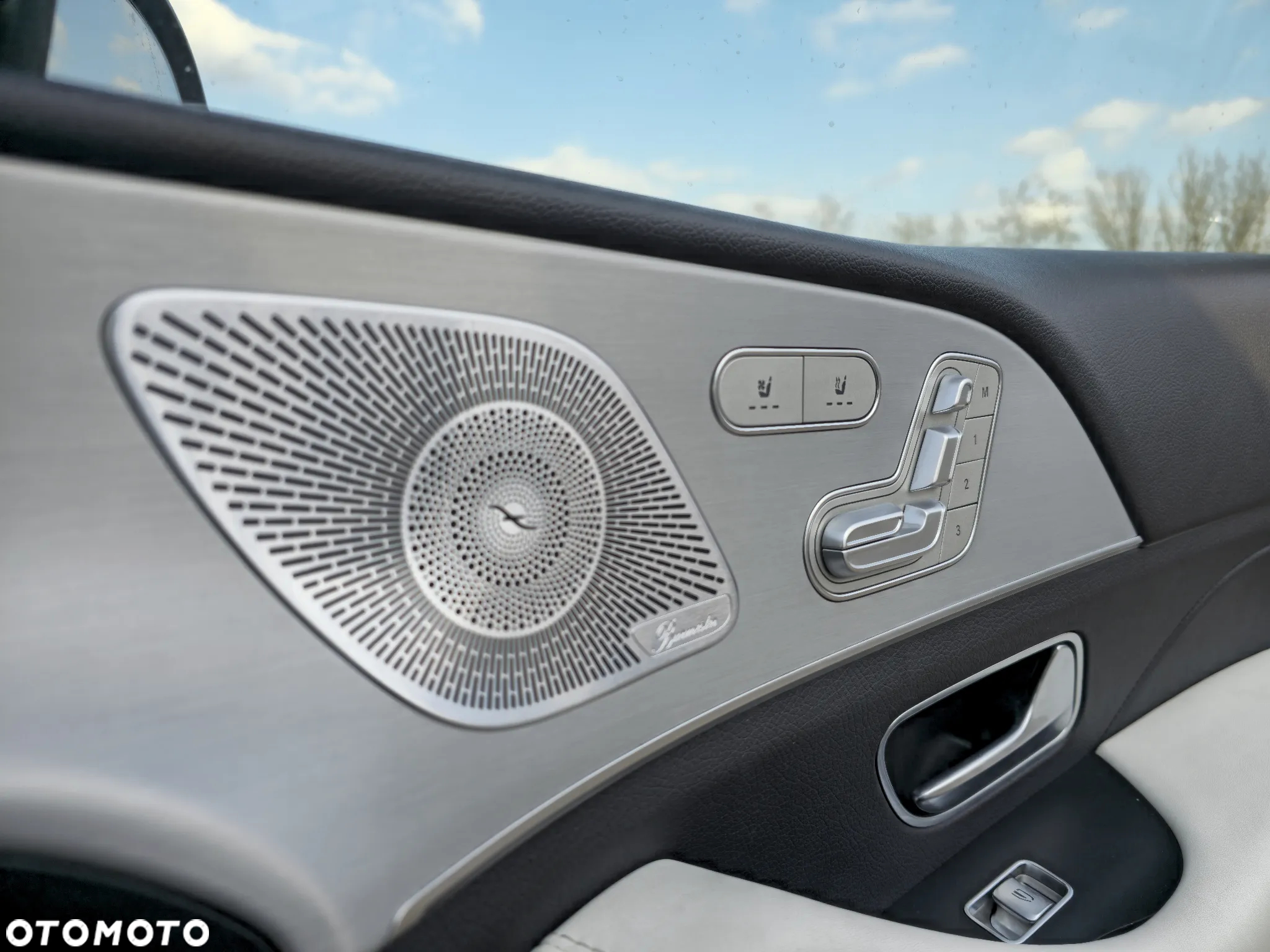 Mercedes-Benz GLE - 12