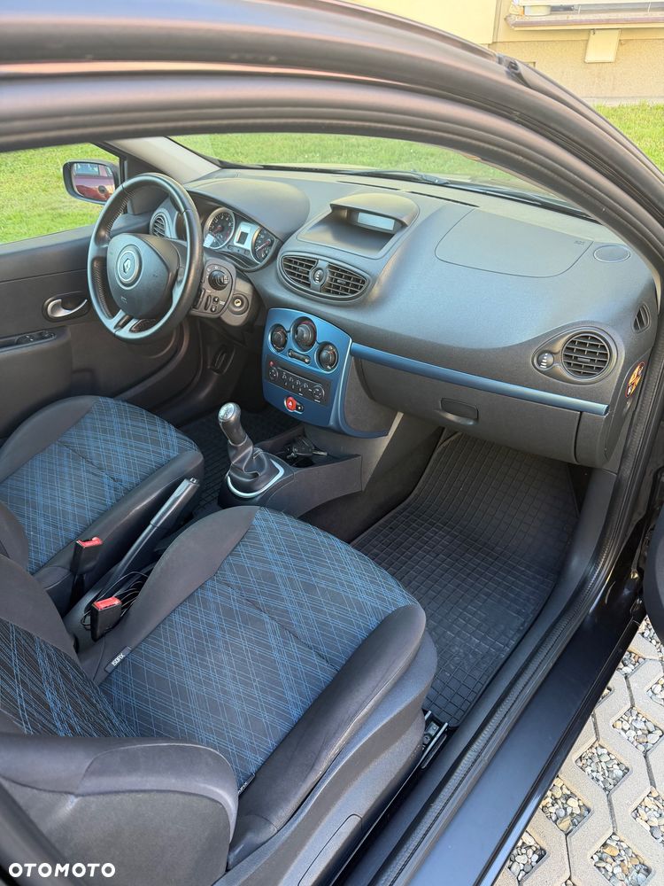 Renault Clio 1.2 16V 75 Dynamique - 9