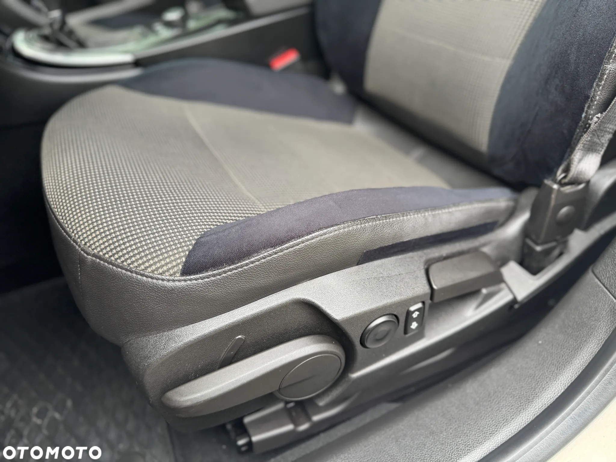 Opel Insignia 1.8 Sports Tourer Cosmo - 18
