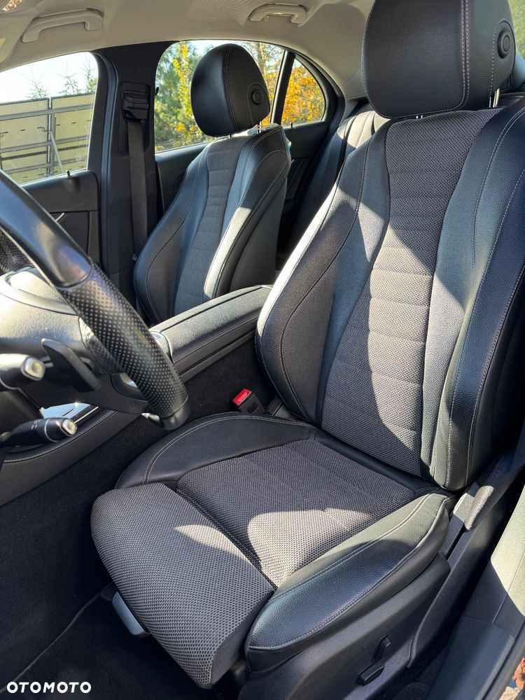 Mercedes-Benz Klasa E 220 d 9G-TRONIC - 11