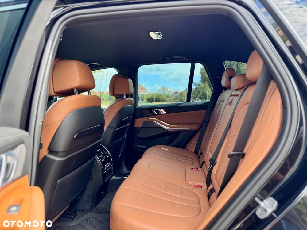 BMW X5 xDrive40i - 27