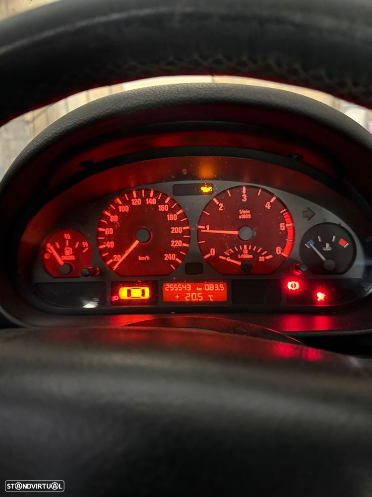 BMW 320 d Touring Séc.XXI - 3