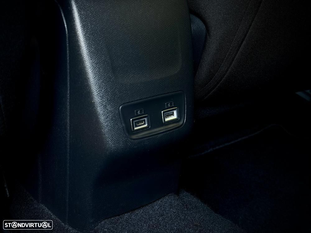 Peugeot e-2008 54 kWh Allure - 17