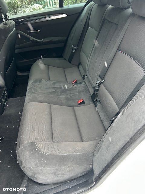 BMW Seria 5 520d xDrive - 11
