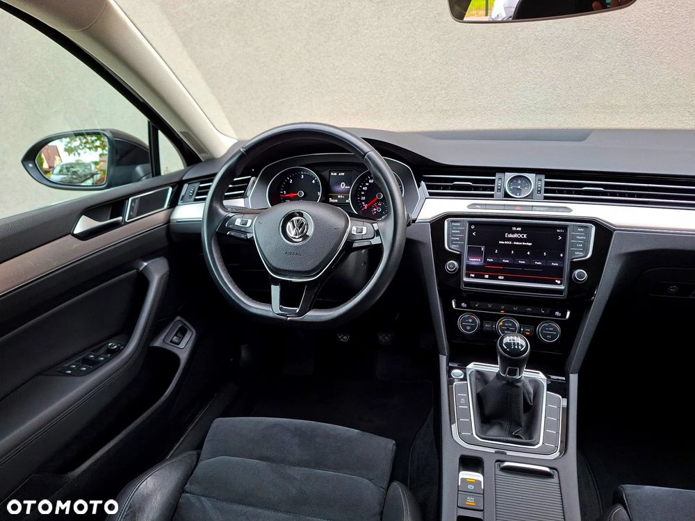 Volkswagen Passat 2.0 TDI (BlueMotion Technology) Highline - 30