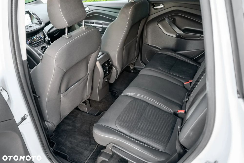 Ford Kuga - 27
