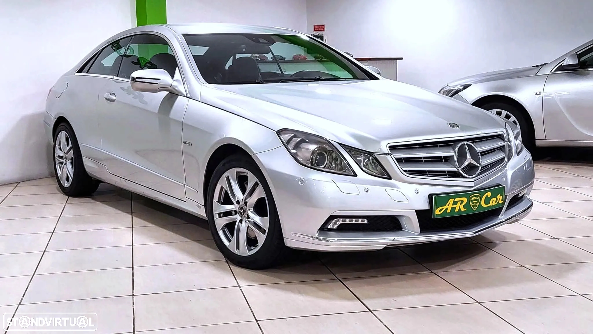 Mercedes-Benz E 350 CDi Avantgarde BlueEfficiency - 4