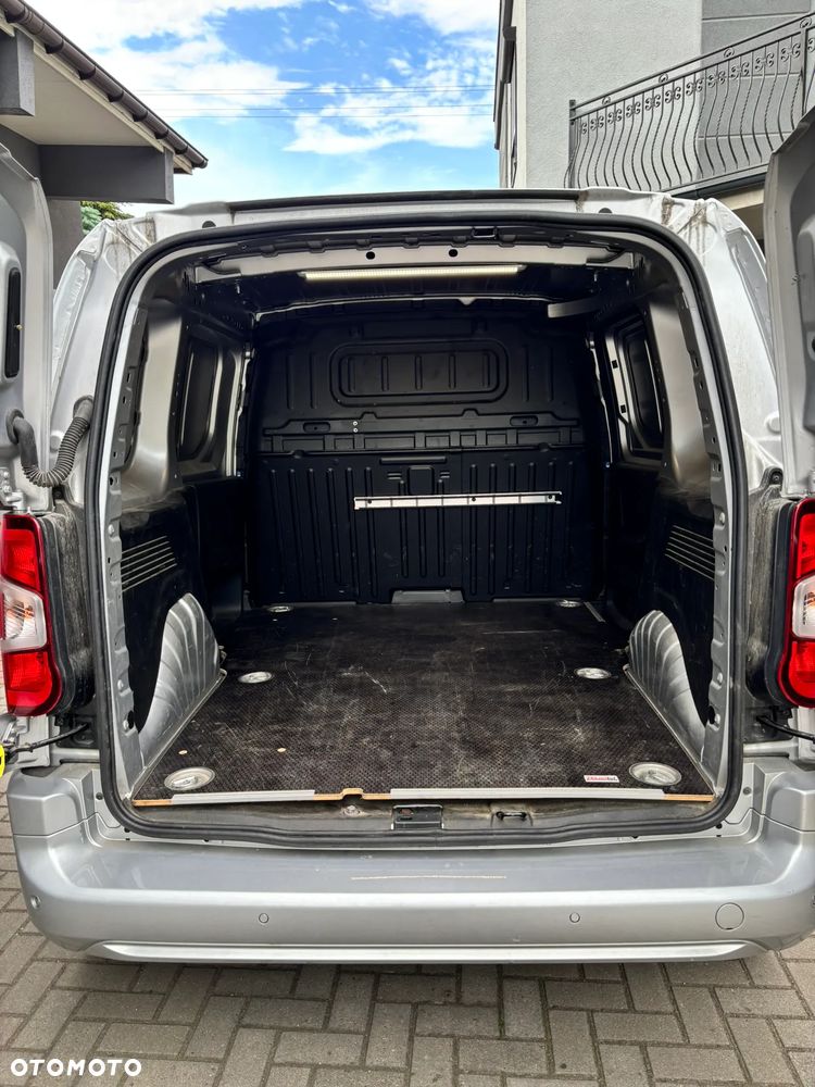 Opel Combo 1.5 CDTI Essentia - 9