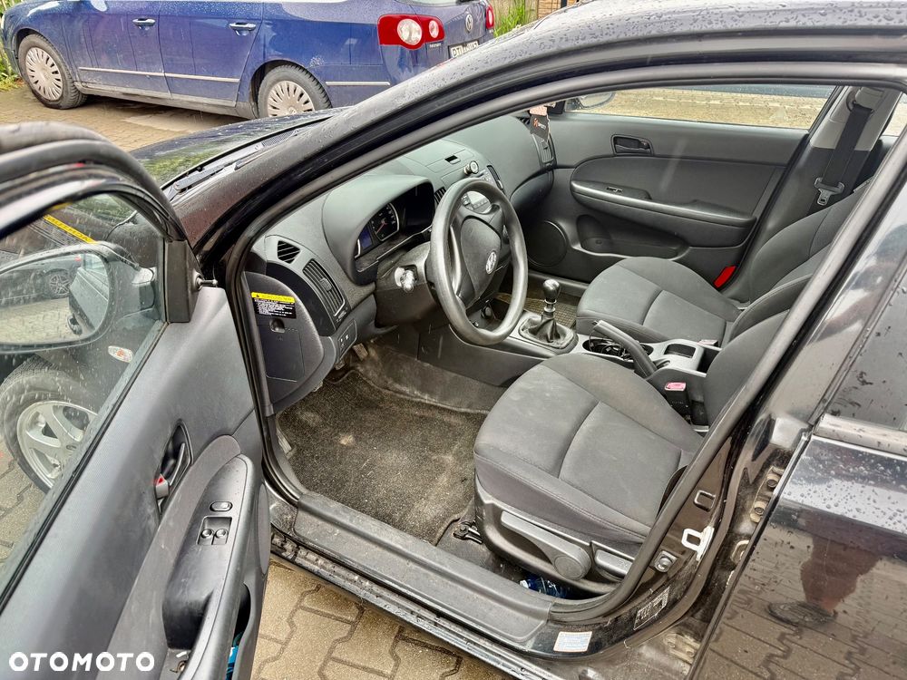 Hyundai i30 1.4 Base + - 5