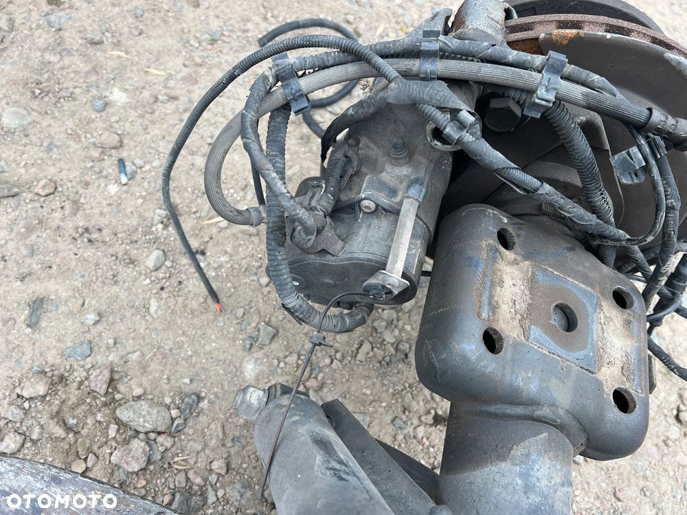 Most tylny bliźniak Iveco Daily C 2022 Rok 13/47 Elektryczne zaciski - 2