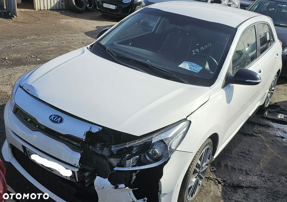 Kia Rio - 10