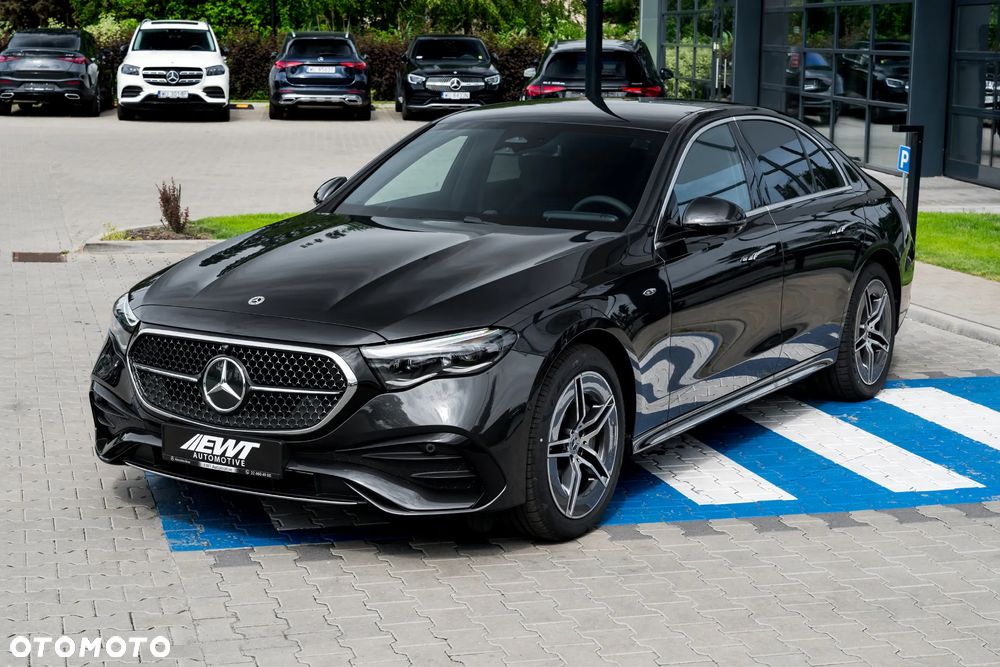 Mercedes-Benz Klasa E 300 de PHEV 4-Matic AMG 9G-Tronic - 1