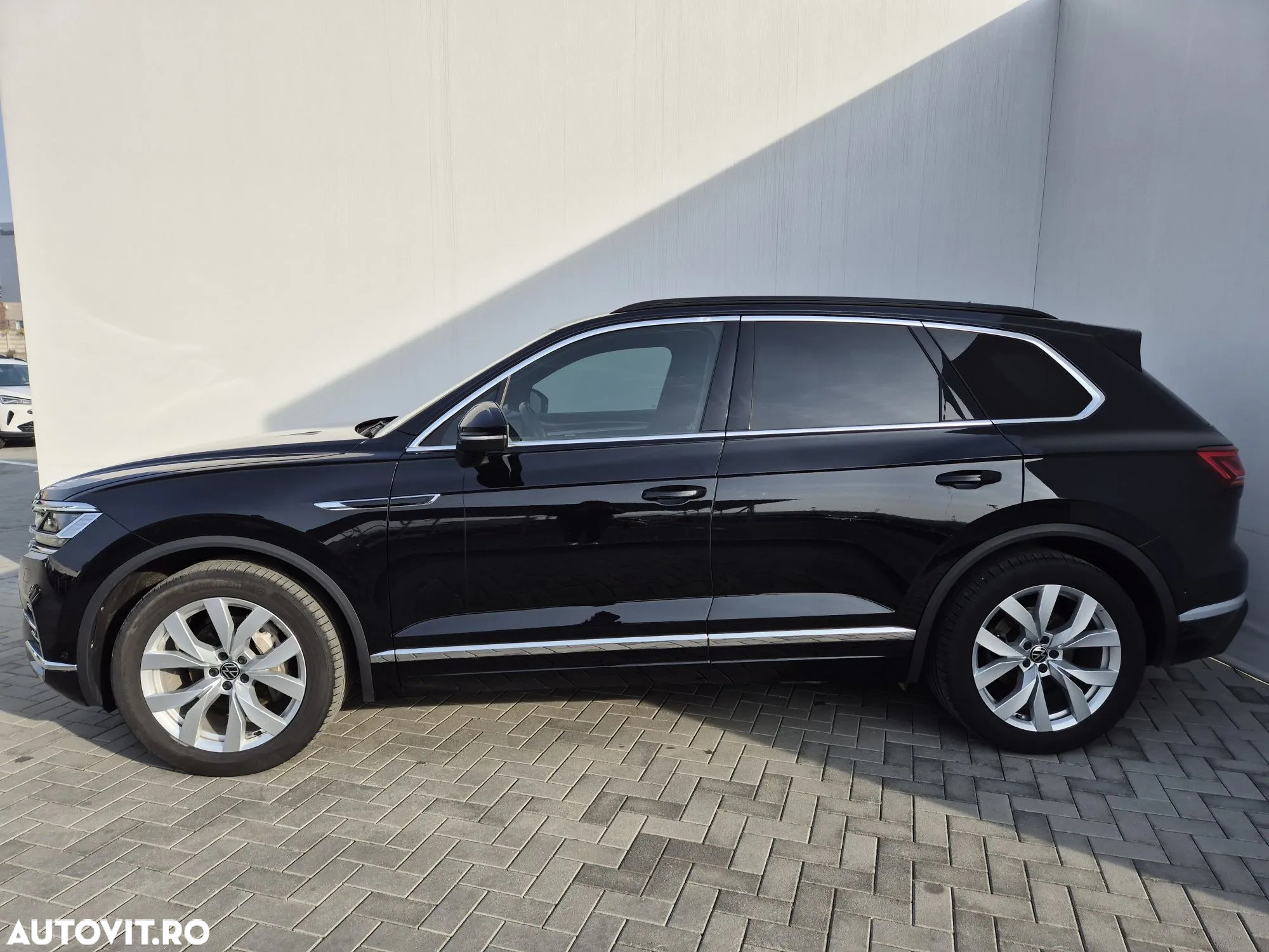 Volkswagen Touareg - 2