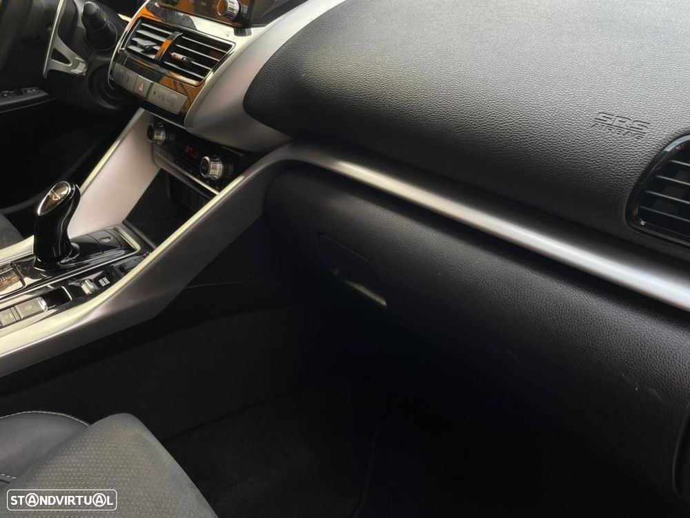 Mitsubishi Eclipse Cross - 37