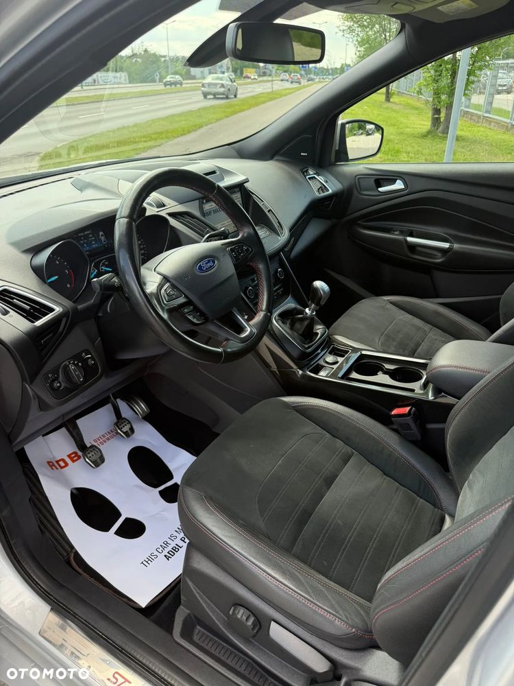 Ford Kuga 2.0 TDCi 2x4 ST-Line - 6