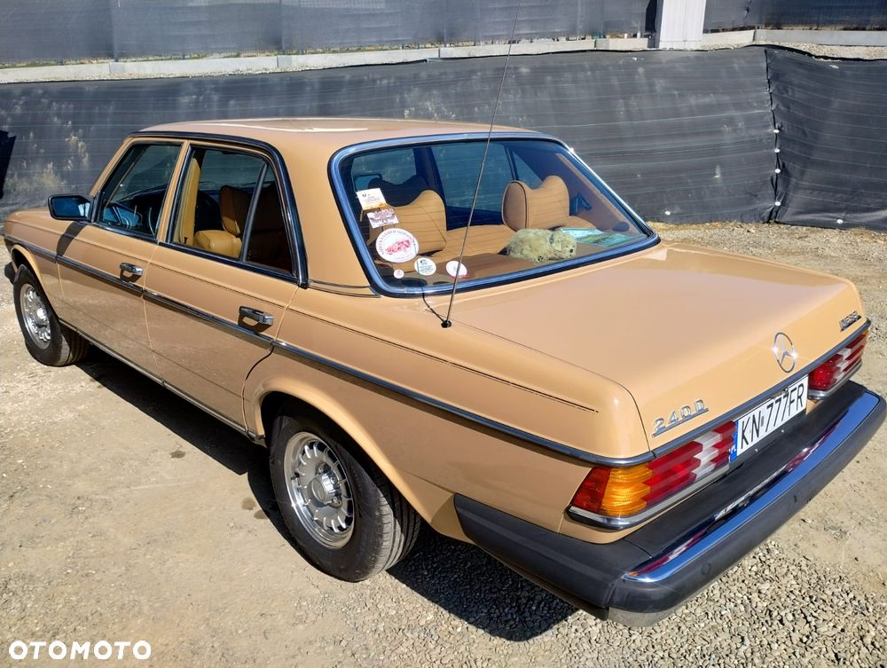 Mercedes-Benz W123 - 4