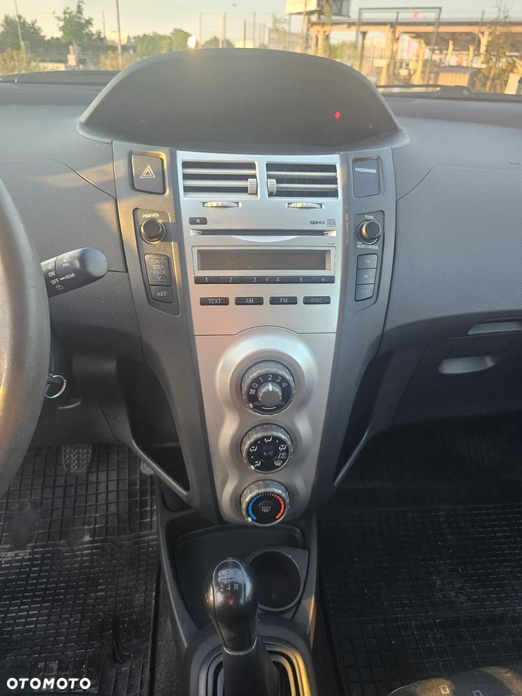 Toyota Yaris 1.3 Luna A/C - 17