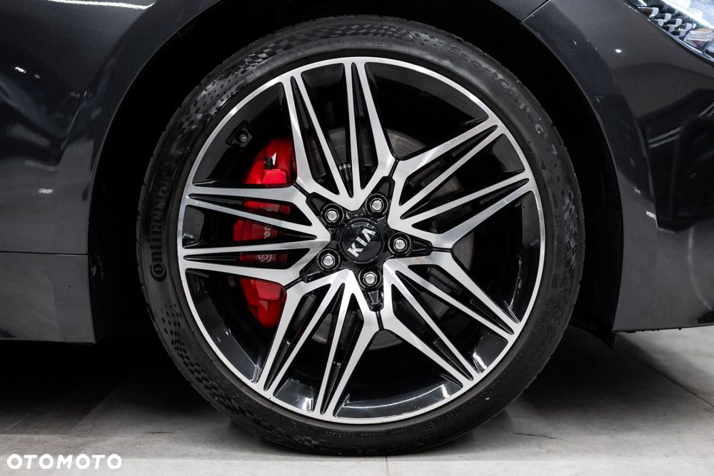 Kia Stinger 3.3 T-GDI V6 GT AWD - 40