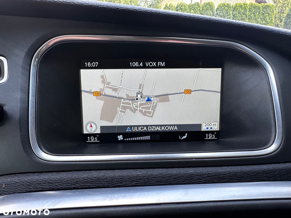 Volvo V40 D2 Momentum - 33