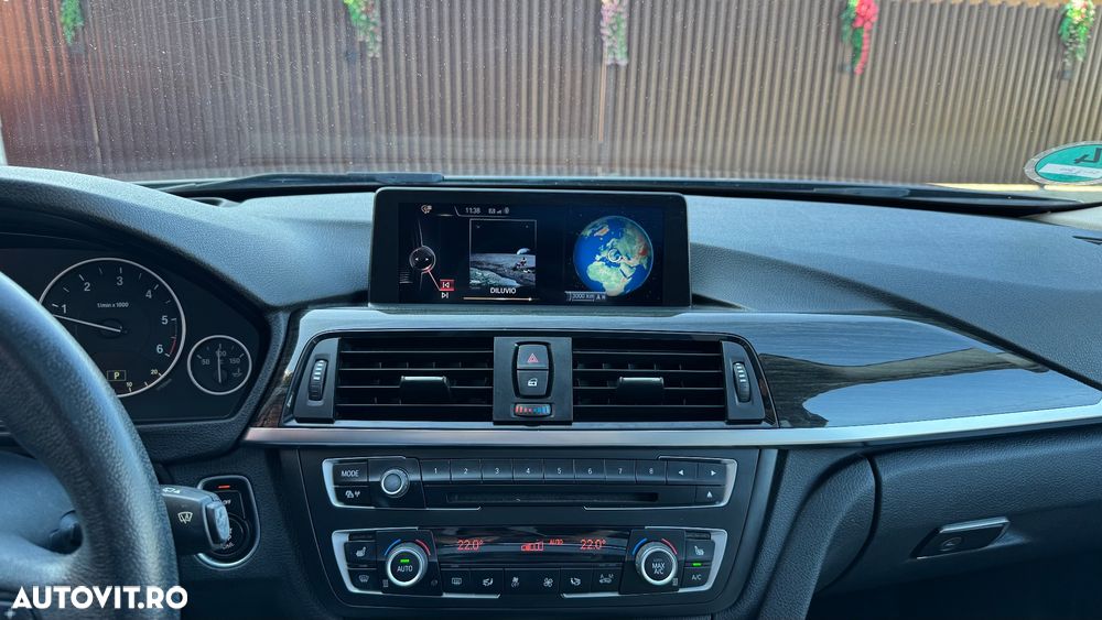 BMW Seria 3 320d Touring Aut. Modern Line - 19