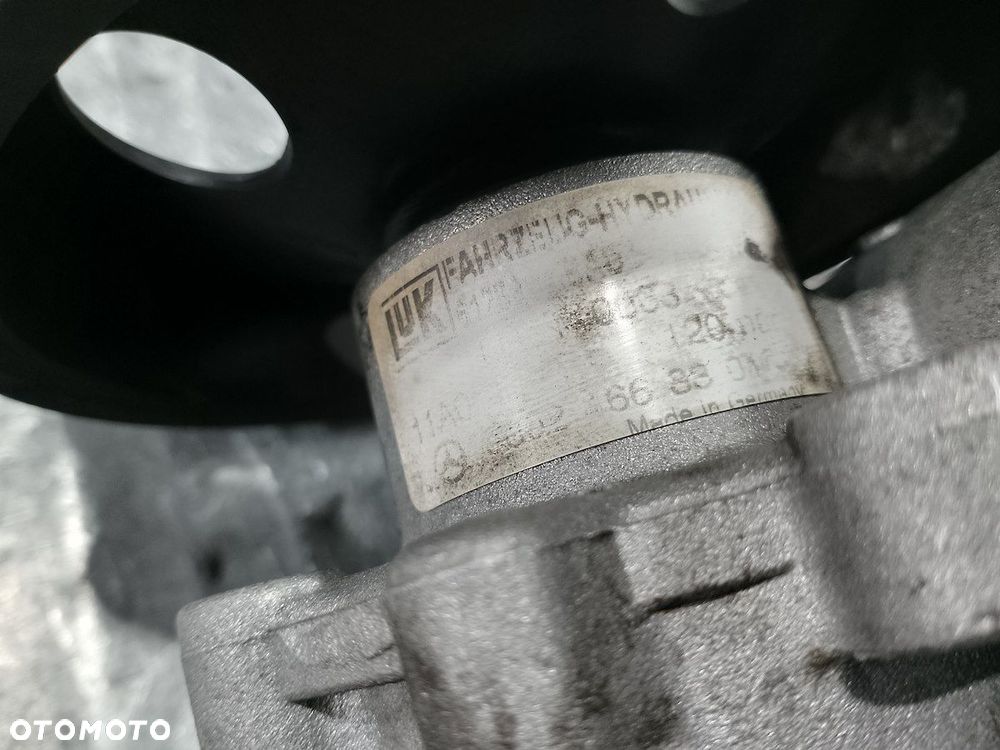 POMPA WSPOMAGANIA MERCEDES-BENZ W203 1.8 B - 3