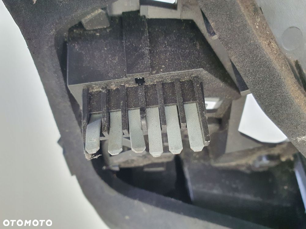 Opel Astra H 04-10r HB WKŁAD TYLNEJ LAMPY lewy tył kierowcy - 11